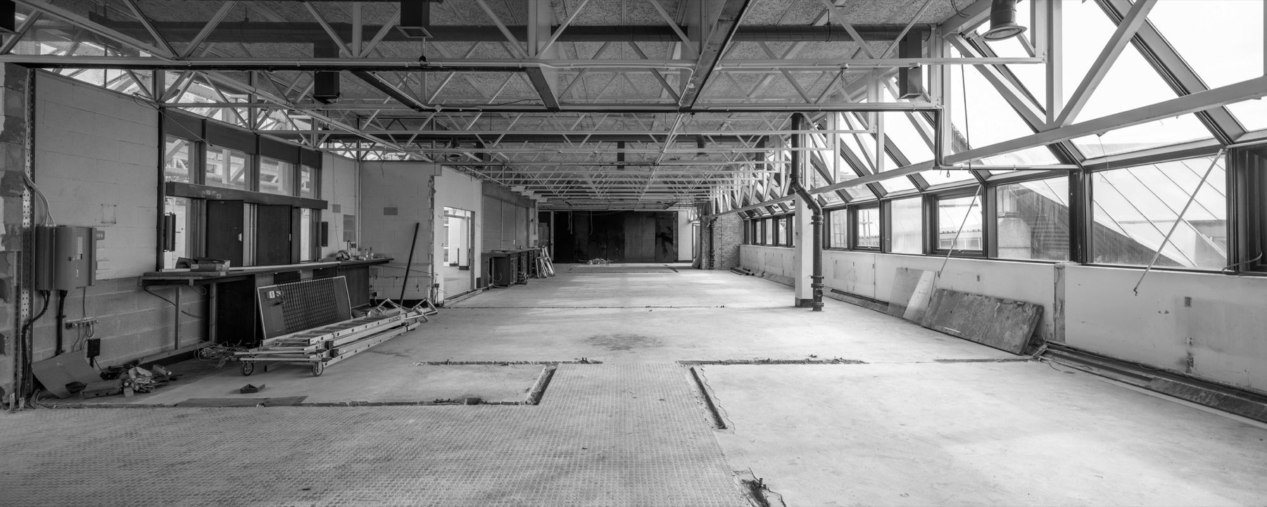 The vacant hall before the 2020 retrofit